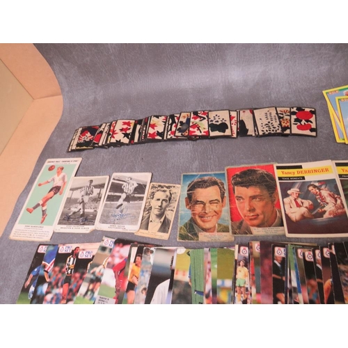 55 - A TRAY OF TRADING CARDS TO INCLUDE A LARGE OLLECTION OF MERLIN WWF WRESTLING CARDS, a large collecti... 