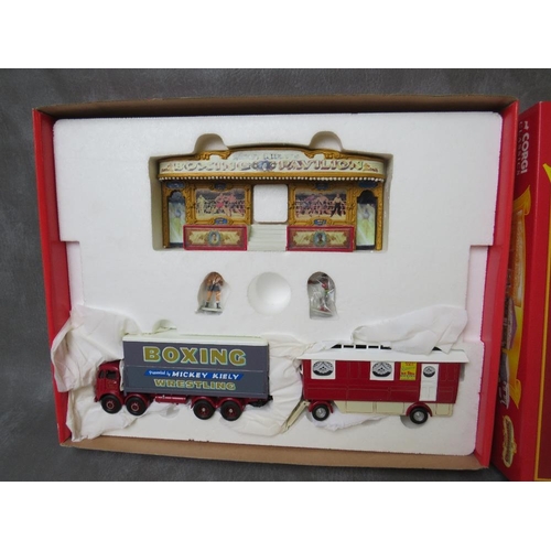 58 - CORGI CLASSIC 31012 THE SHOWMANS RANGE 'MICKEY KIELY BOXING SET', limited edition, with certificate