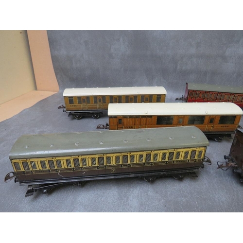 92 - EIGHT UNBOXED O GAUGE COACHES