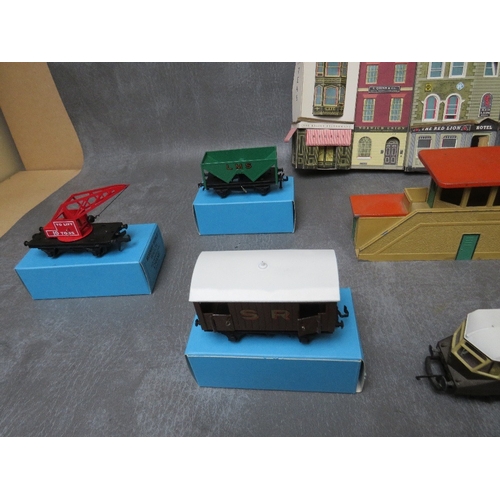 170 - UNBOXED OO GAUGE LIMA DIESEL LOCOMOTIVE, six boxed Hornby OO gauge rolling stock to include two wago... 