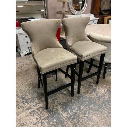 816 - A pair of modern upholstered bar stools