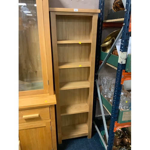 840 - A modern light oak open floor standing bookcase W 52 cm