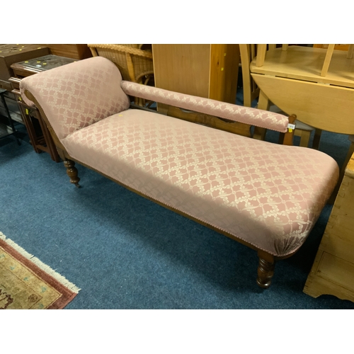 872 - An Edwardian oak chaise longue