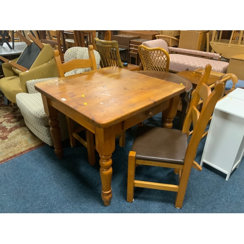 901 - A small pine scrub top type table with two chairs