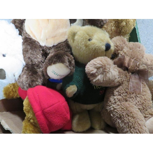 348 - A tray of modern collectable Giles Hospice teddy bears etc