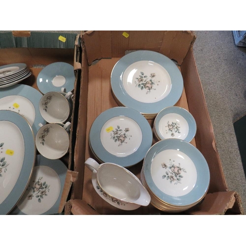 372 - Two trays of Royal Doulton Rose Elegans tea/dinnerware