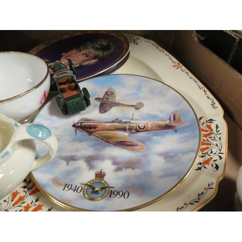 380 - A tray of assorted metal ware to include copper kettle together with a tray of ceramics (2)