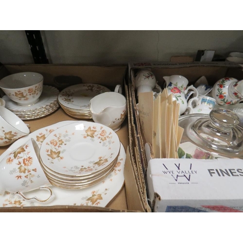 382 - A selection of collectable Royal Worcester cream jugs together with a tray of Colclough china