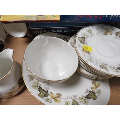 384 - A tray of assorted ceramics to include Aynsley and Royal Doulton Larchmont