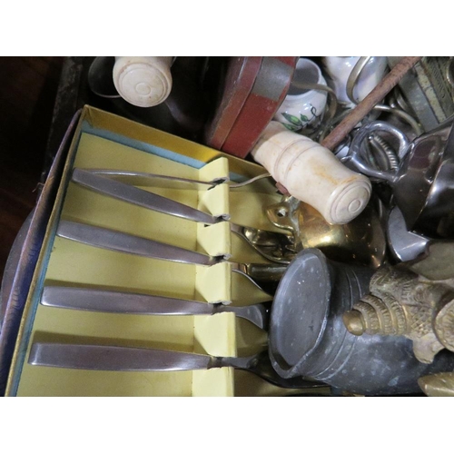 416 - A box of assorted metal ware and collectables