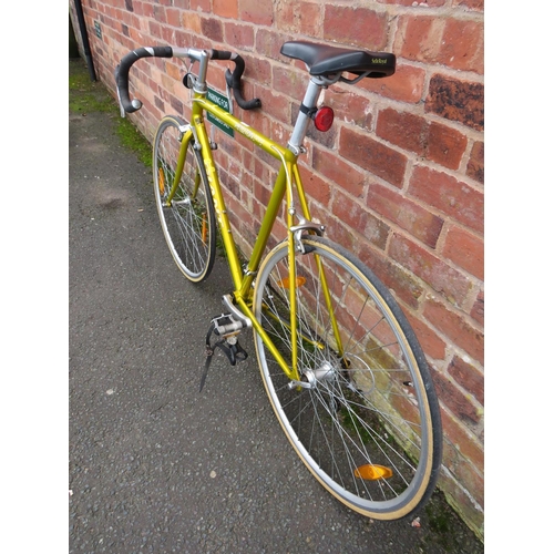 771 - A Giant Pelaton 7000 14 speed road racing bicycle with 56 cm frame