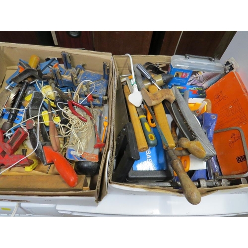 774 - Two trays of modern tools