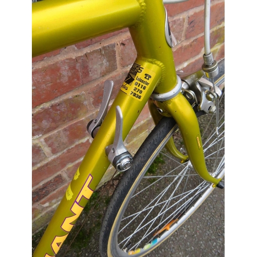 637 - A Giant Pelaton 7000 14 speed road racing bicycle with 56 cm frame