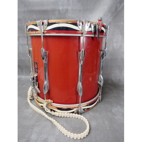 12 - A ROYAL ARTILLERY (QEII) MARCHING DRUM BY PREMIER, transfer badge with some wear, H 37 cm, Dia. 37.5... 