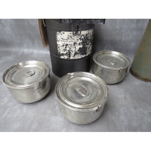 62 - A 1640s / 50s MILITARY THERMOS FOOD CONTAINER, (of a type used in the field and by bomber crews), to... 