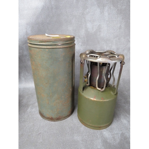 62 - A 1640s / 50s MILITARY THERMOS FOOD CONTAINER, (of a type used in the field and by bomber crews), to... 