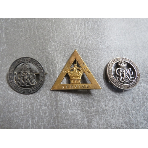 170 - WWI ENAMEL 1915 ON WAR SERVICE BADGE, a brass 1916 example, 2 x silver wound badges and a silver cig... 