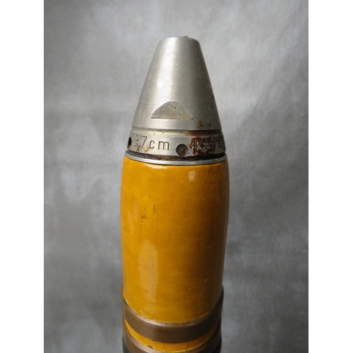 79 - A WW2 GERMAN 37mm DOUBLE DRIVE BAND A.A. ROUND (INERT)