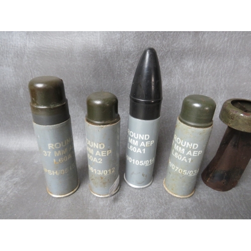 86 - A TRAY OF VARIOUS INERT EX TRAINING ROUNDS ETC., to include rubber bullets, boxed Russian 7-26 drill... 