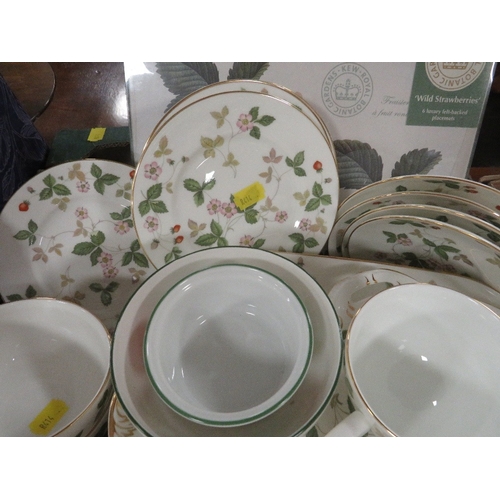 159 - A selection of Wedgwood Wild Strawberry tea/dinner ware to include placemats together with a tray of... 