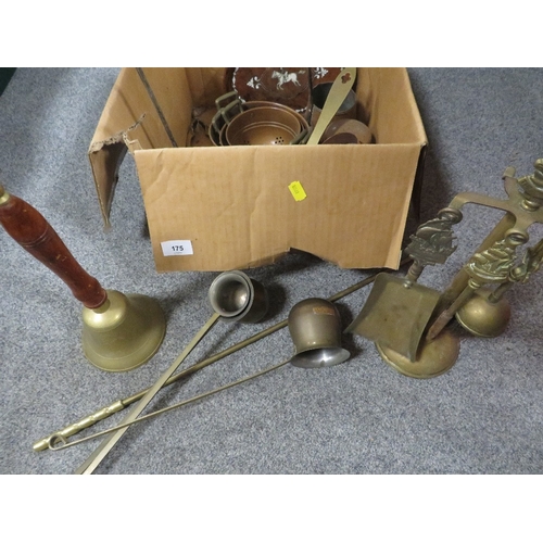 175 - A small tray of assorted metal ware to include a vintage school bell