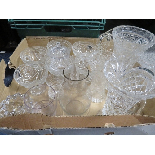 196 - Five trays of assorted glassware to include vases and bowls