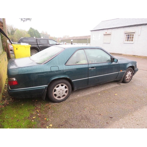 600 - A 1996 green 2.2L petrol Mercedes 'C20 HGM, mot expired 4th October 2024, last mot test shows 102,78... 