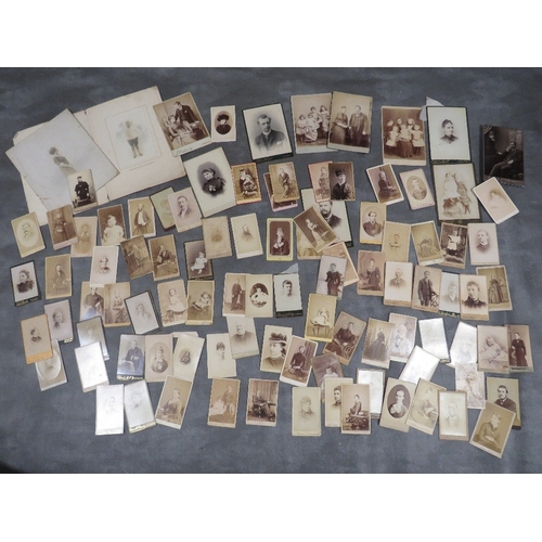 422 - A tray of vintage Carte De Visite, cabinet photos etc.