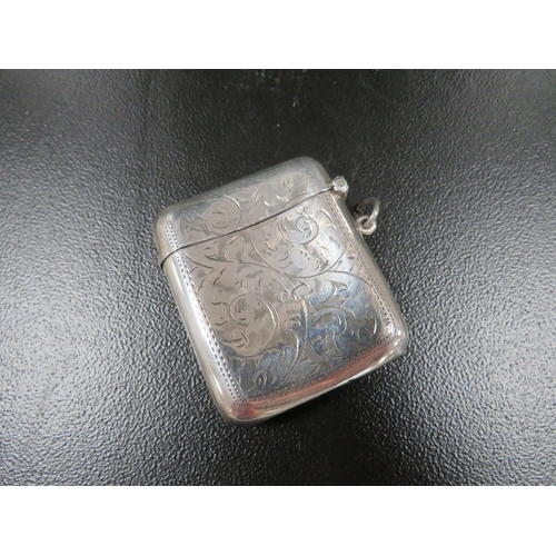 352 - A hallmarked silver vesta case