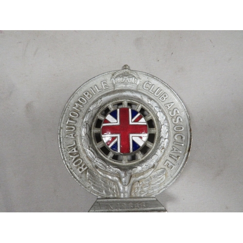 425 - A vintage RAC car badge with central enamelled Union Jack - N 12585