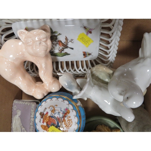 426 - A small tray of assorted ceramics to include a Herend decorative pin tray, Bewick dogs, two Lomosov ... 