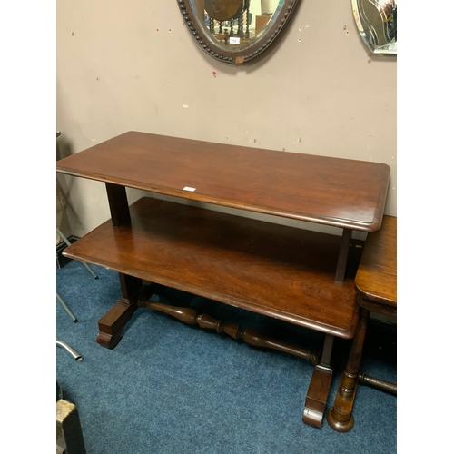 722 - A 19th century mahogany two tier serving buffet H 96 cm W 120 cm