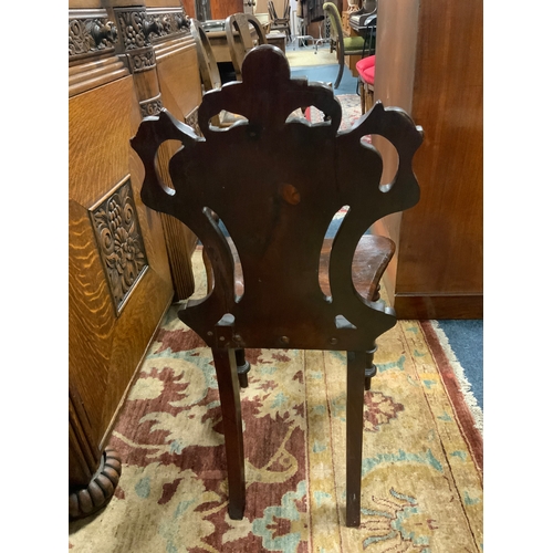 807 - A William IV mahogany hall chair