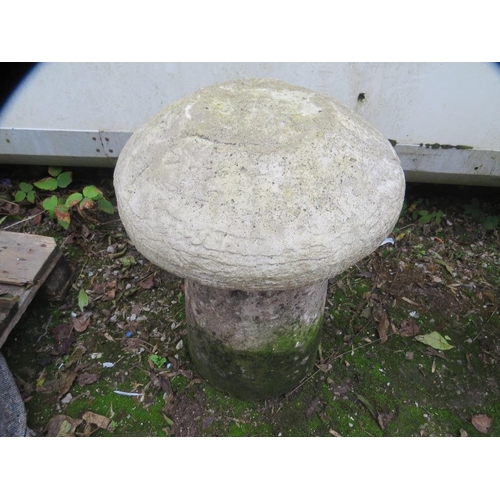 555 - A vintage mushroom staddle stone