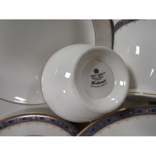 109 - A tray of Royal Albert Westbourne tea and dinnerware