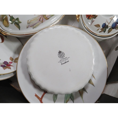 116 - Two trays of Royal Worcester Evesham tea and dinnerware etc., to include kitchen ware items