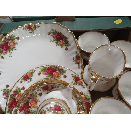 118 - A tray of Royal Albert Old Country Roses to include miniature examples