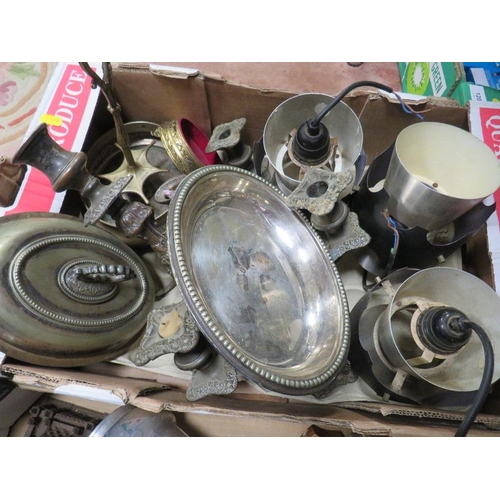 119 - Two trays of assorted metal ware to include Picquot Ware Retro Teaware including a serving tray