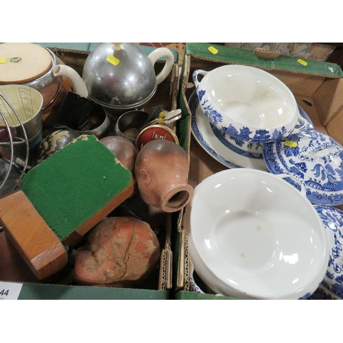 144 - Two trays of collectables to include a vintage Pifco desk fan