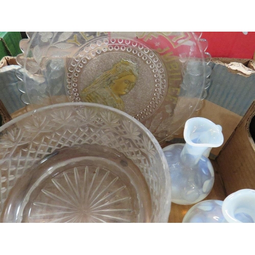 150 - A tray of assorted glassware to include a gilt embellished Victorian Jubilee plate 1887