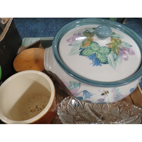 163 - Two trays of ceramics etc. to include an Aynsley Orchard Gold plate