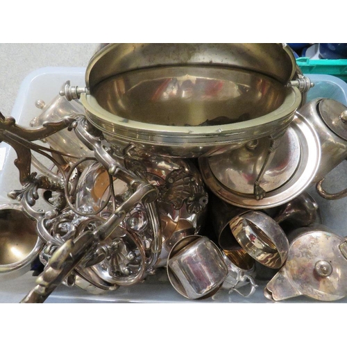 186 - A tray of silver plated ware to include a bacon dish & spirit kettle with stand A/F