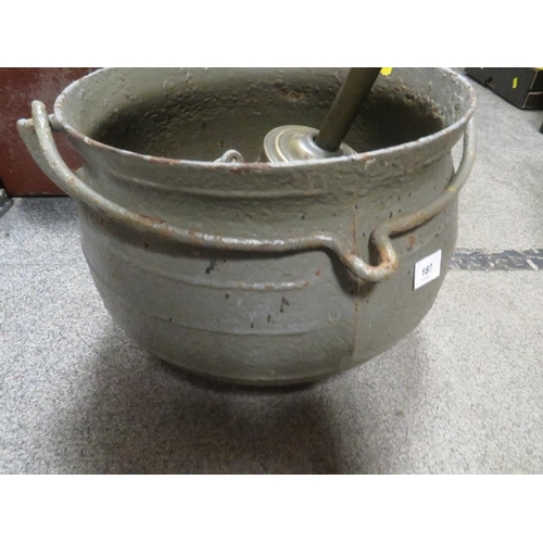 187 - A cast metal cauldron together with a cast metal crucible and a metal meat jack (3)