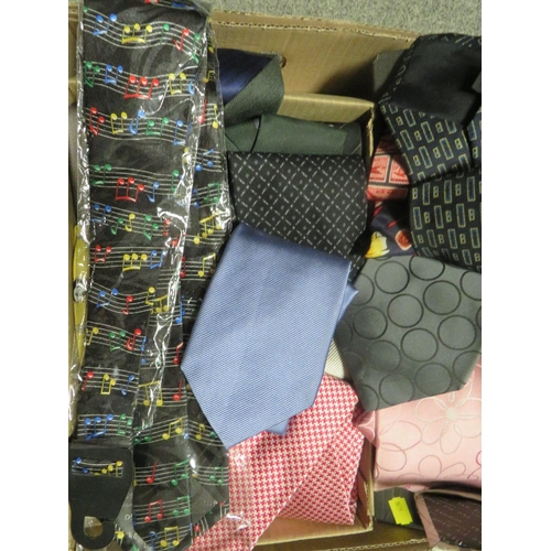 189 - A tray of assorted vintage ties