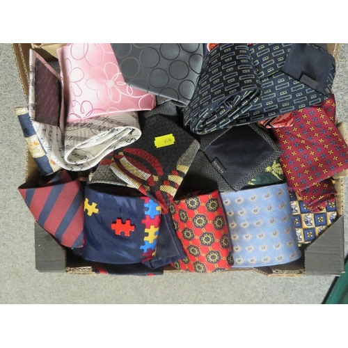 189 - A tray of assorted vintage ties