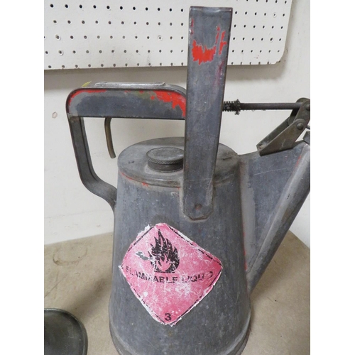 212 - A vintage single air horn together with a vintage paraffin kettle ? (2)