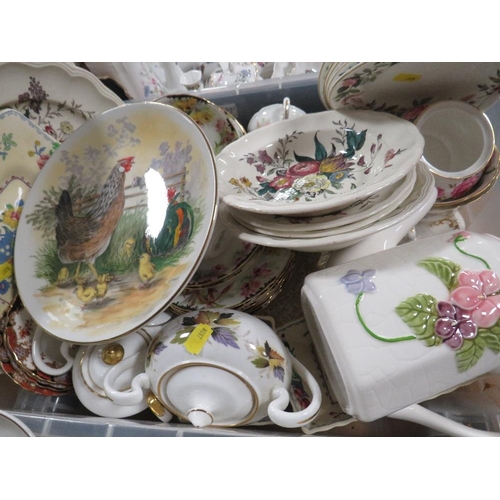 82 - Two trays of mixed ceramics to include table ware by Wedgwood, Spode and Doulton, together with vari... 