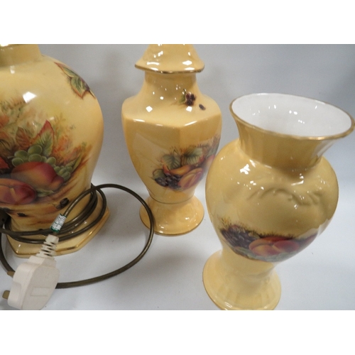 299 - A selection of Aynsley Orchard Gold items