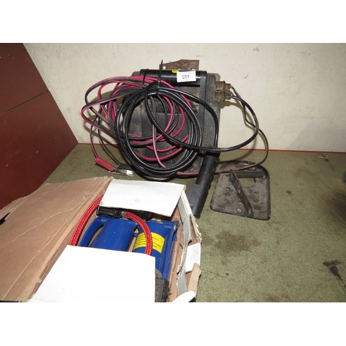 591 - A 12v winch and a boxed tyre pump