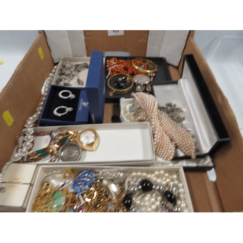 459 - A small tray of jewellery to include marcasite, silver, Swarovski etc.